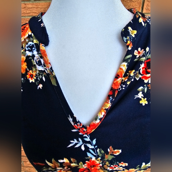 No boundaries floral t-shirt dress - Picture 3 of 8